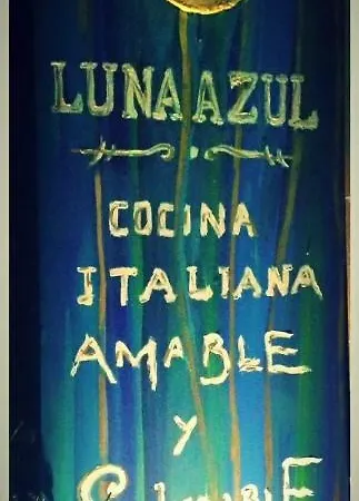 Luna Azul Pensión *